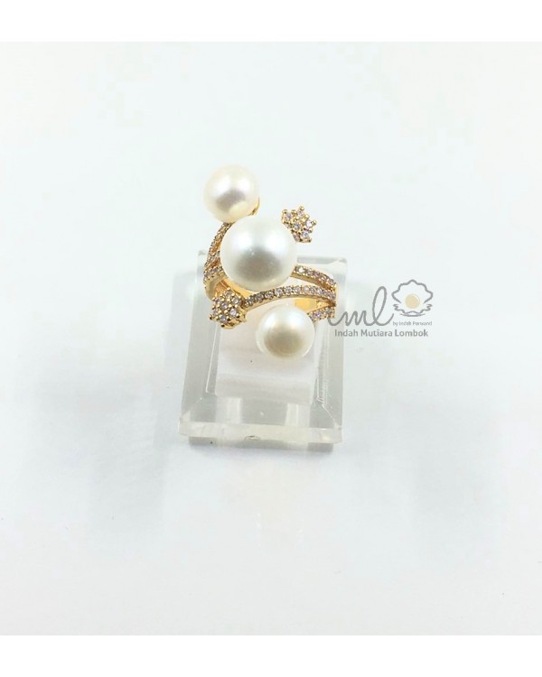 LUXURIOUS RING FRESWATER PEARL