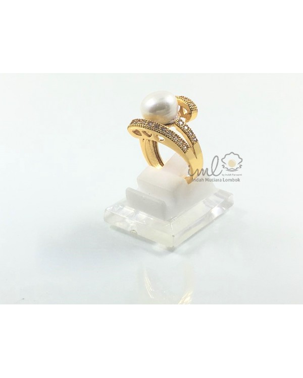 LUXURIOUS RING FRESWATER PEARL